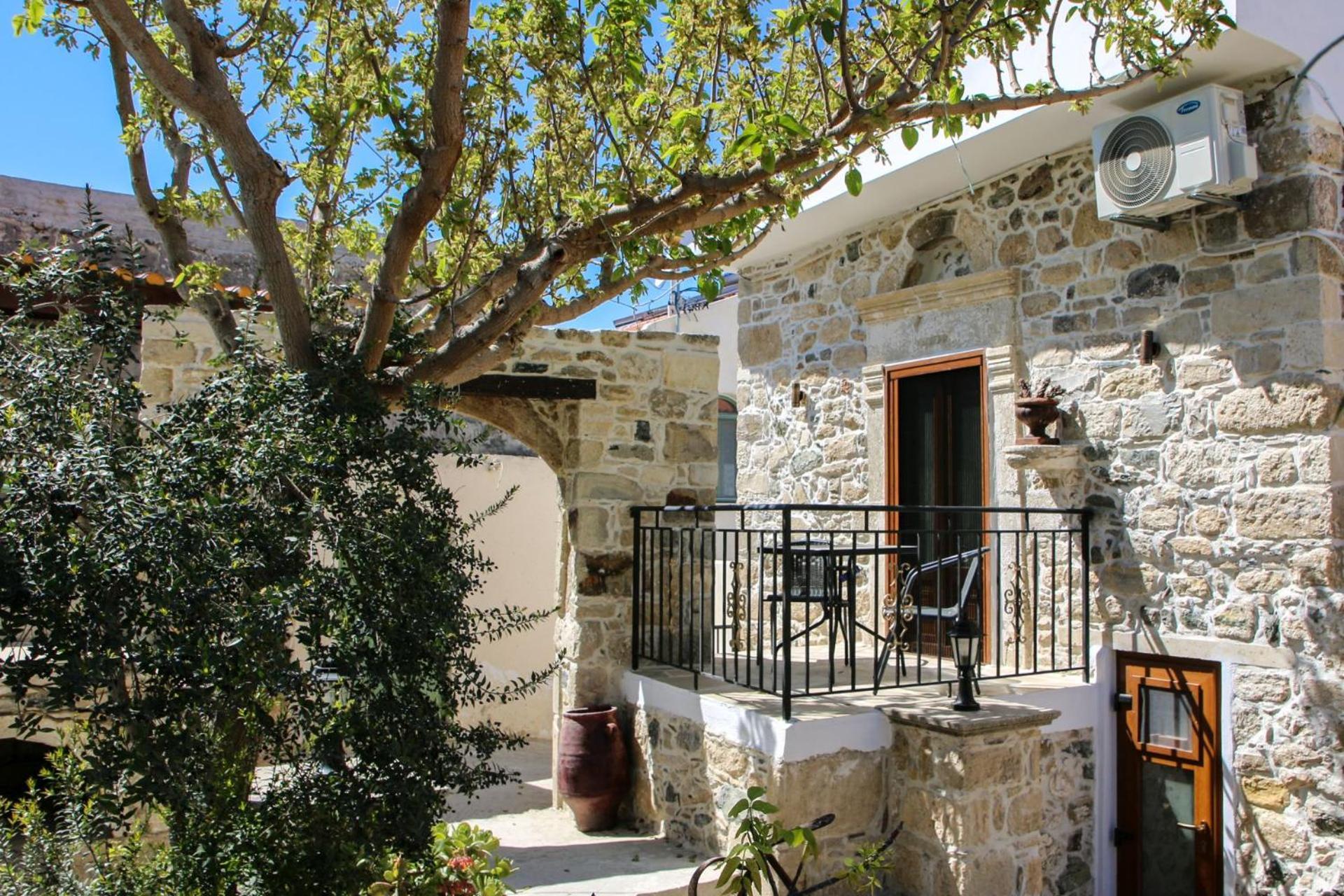 Stone House Elefteria Near Matala Beach Petrokefalion Bagian luar foto