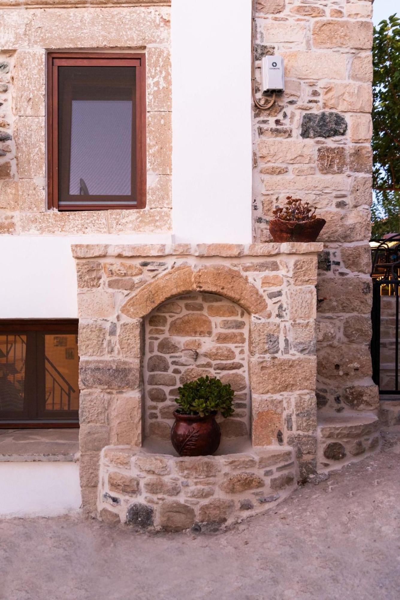 Stone House Elefteria Near Matala Beach Petrokefalion Bagian luar foto